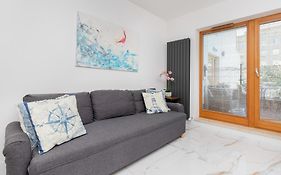 Batorego 7 Apartament With Terrace & Parking Downtown Gdynia By Renters